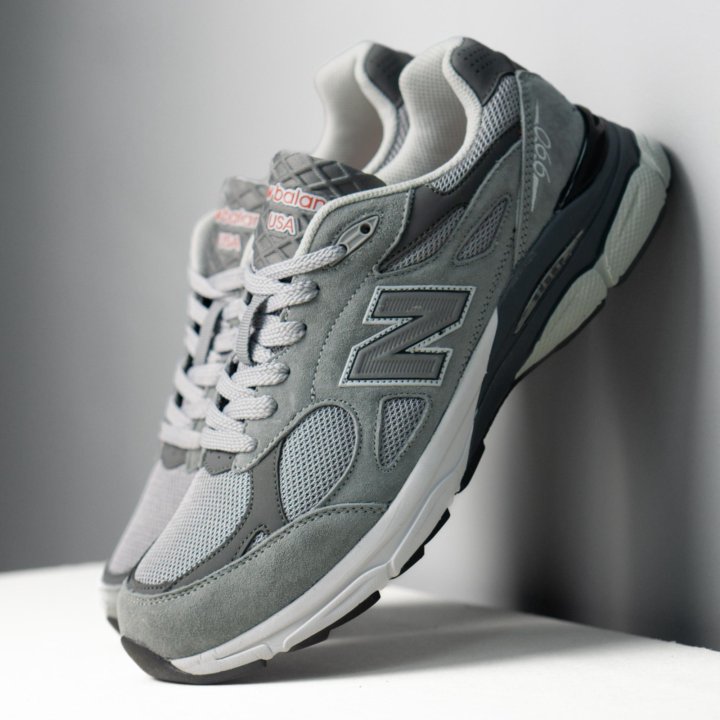 Кроссовки New Balance 990v3