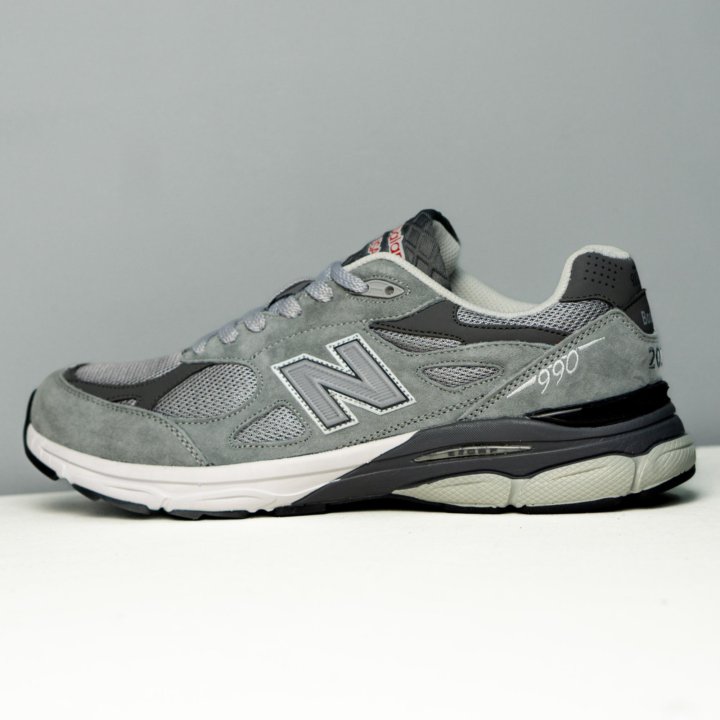 Кроссовки New Balance 990v3