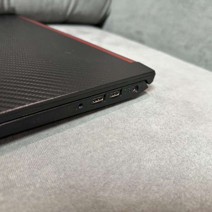 Продам ноутбук Acer Nitro 5 i5 8300H/8/1050