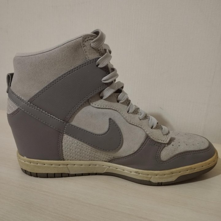 Сникеры Nike 37-37,5