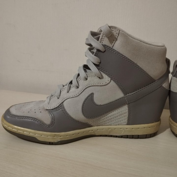 Сникеры Nike 37-37,5