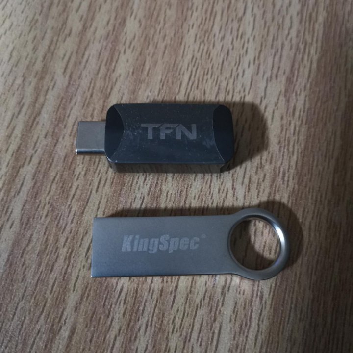 USB флешка и переходник Type-C