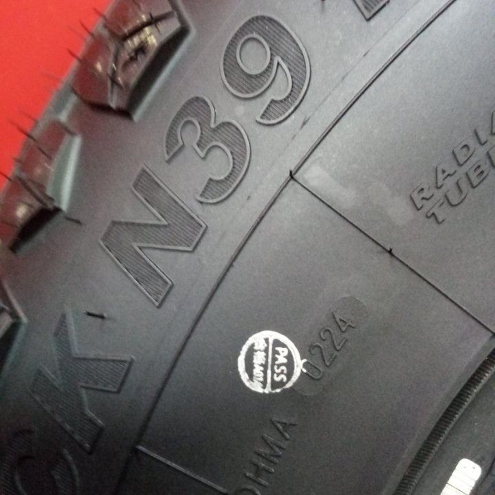 33/12.5 R15 LT Arivo N39 MT