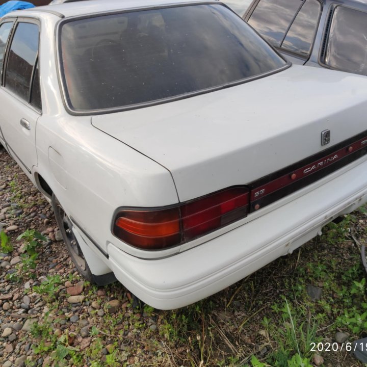 задняя часть кузова Toyota Carina AT170