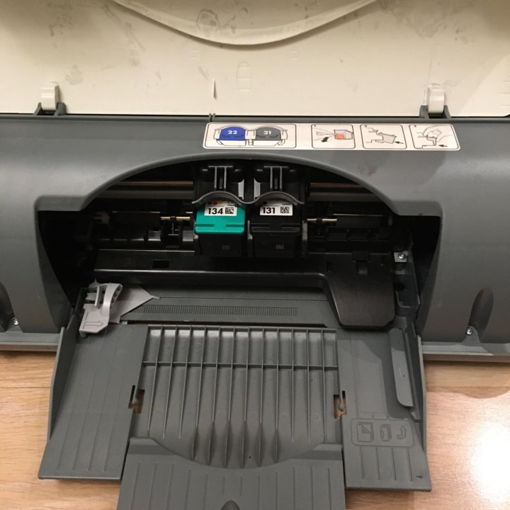 Принтер HP deskjet d1560