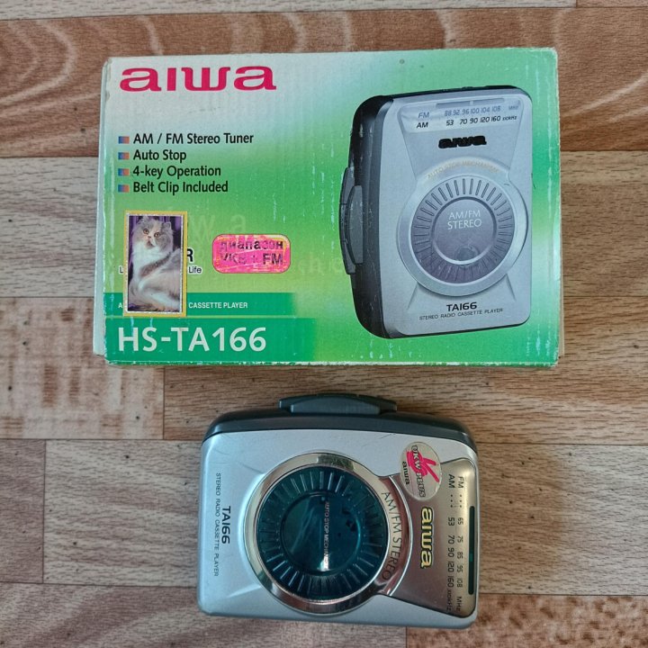 Стерео радио кассетный плейер AIWA HS-TA166.