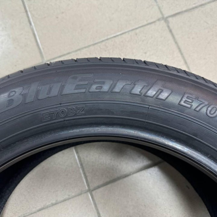 Yokohama BluEarth E70BZ 215/55 R17 94V