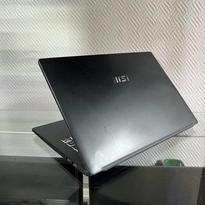Ноутбук MSI Modern 14 C5M-010XRU