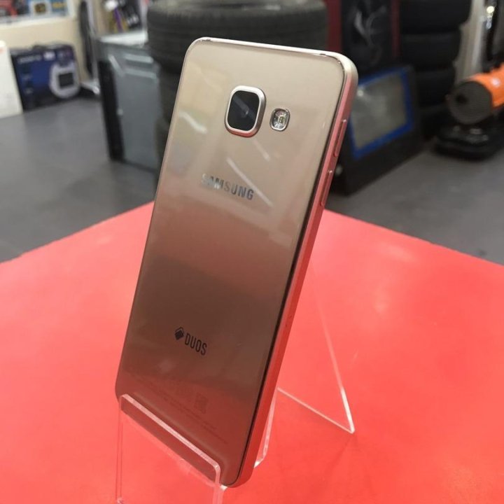 Смартфон Samsung Galaxy A3