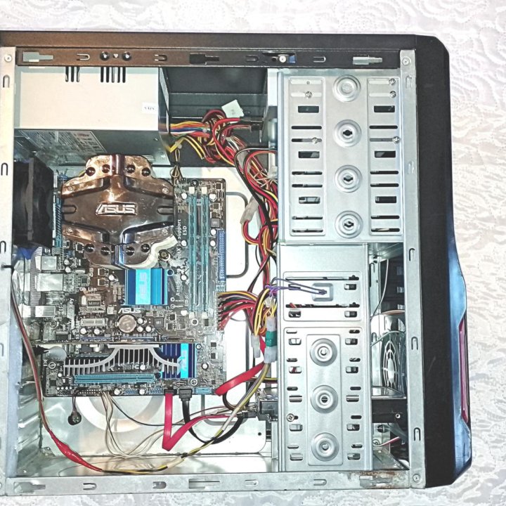 КОМП ( 775 , SSD + HDD , 8 GB , WIN - 10 . )