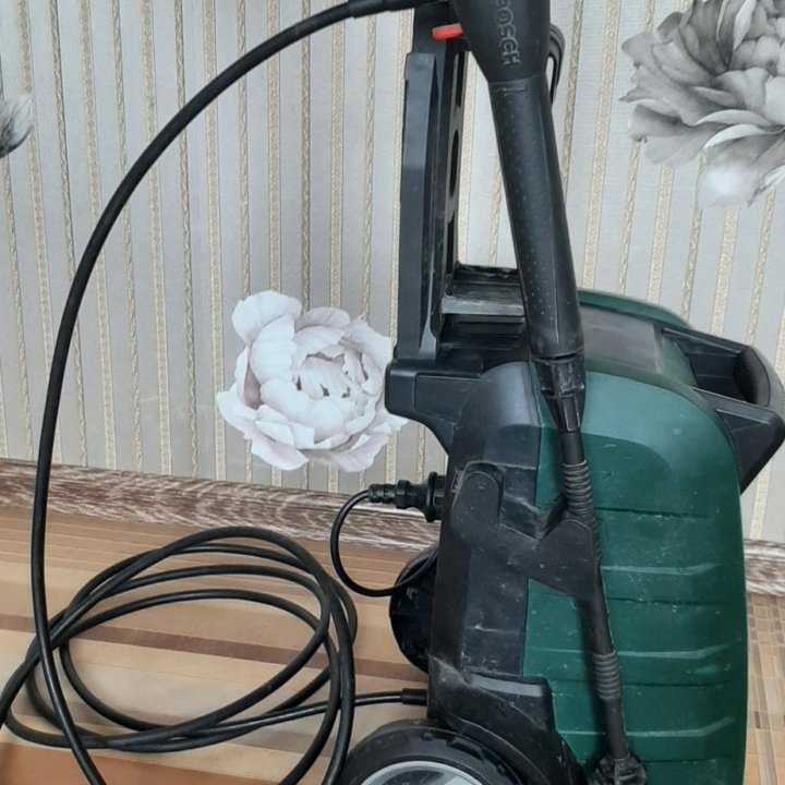 BOSCH UniversalAquatak 125