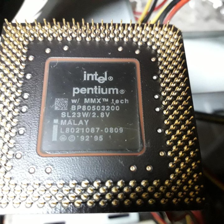 Раритетный компьютер на базе Intel MMX