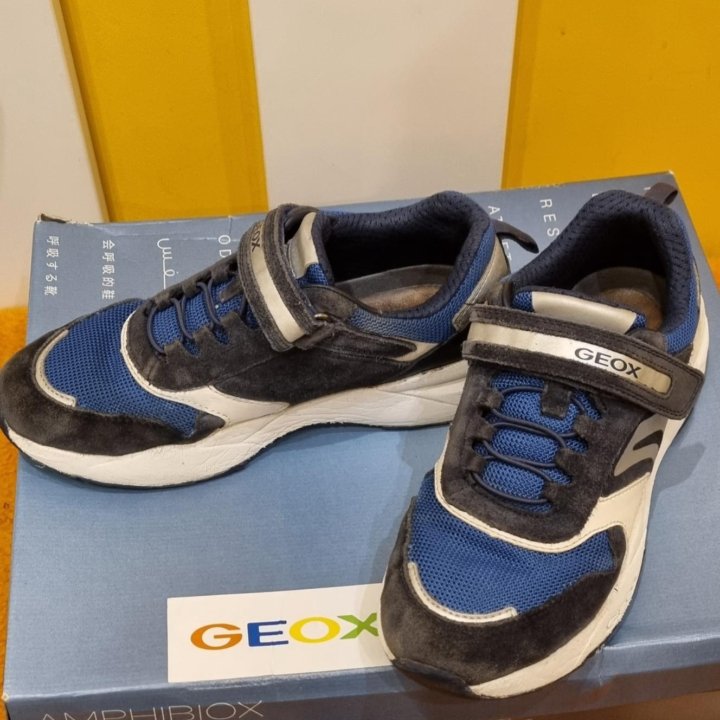 Кроссовки Geox