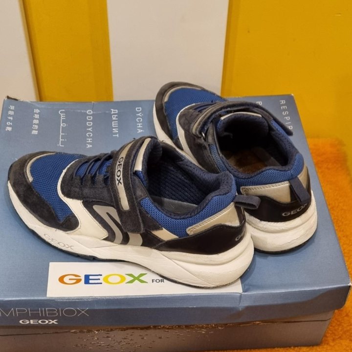 Кроссовки Geox