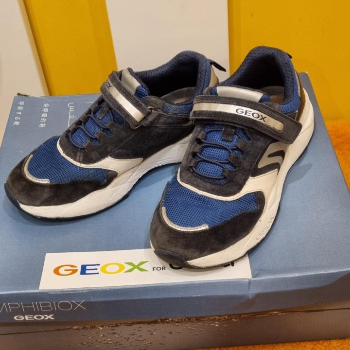 Кроссовки Geox