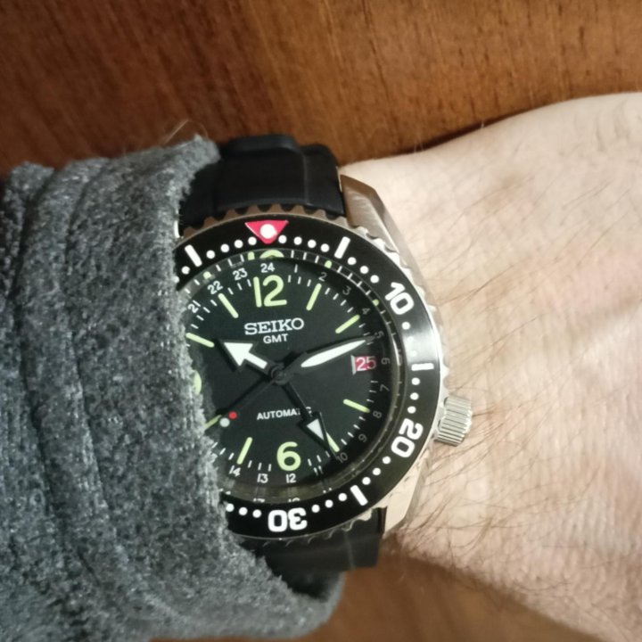 Мужские наручные часы Seiko GMT mod