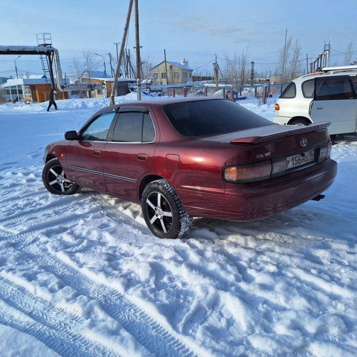 Toyota Camry, 1991