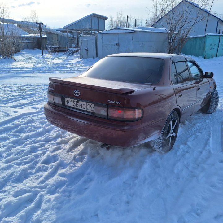 Toyota Camry, 1991