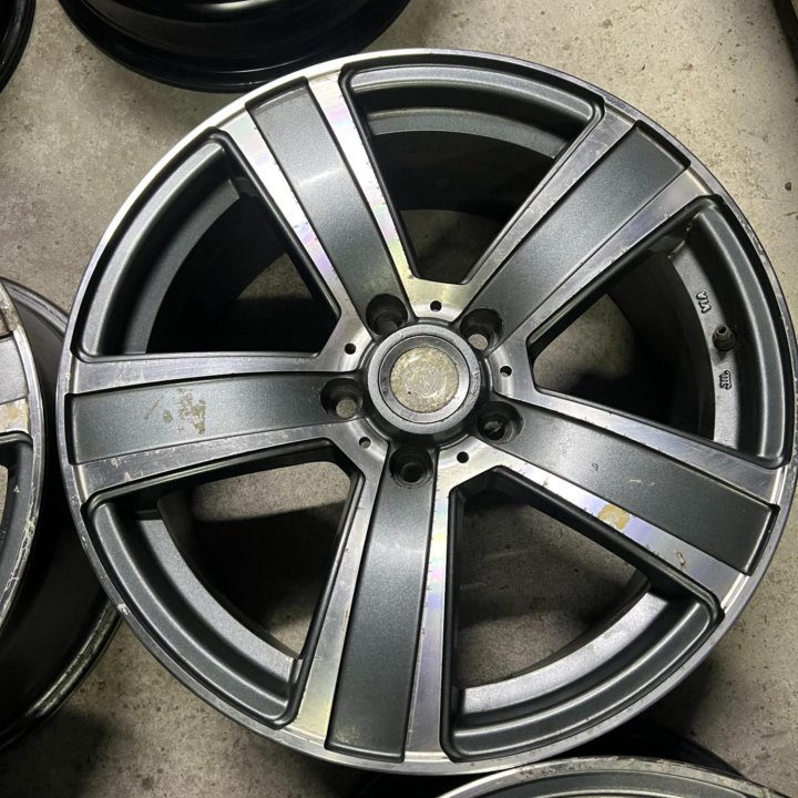 Стильные литые диски Forsage 5x112 Цо 66.6 R17