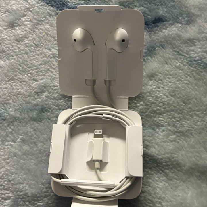 Наушники apple earpods lightning connector