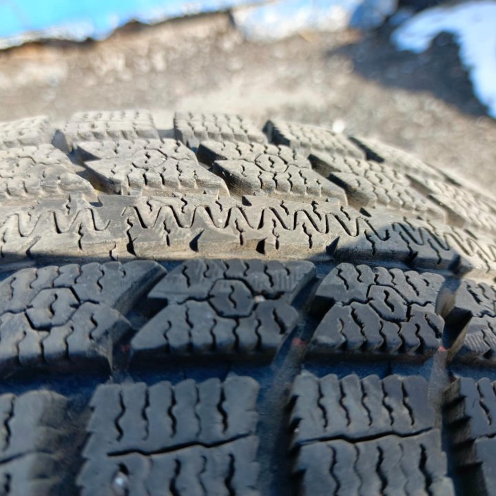 175/70 R13 Toyo Observe GSi-5