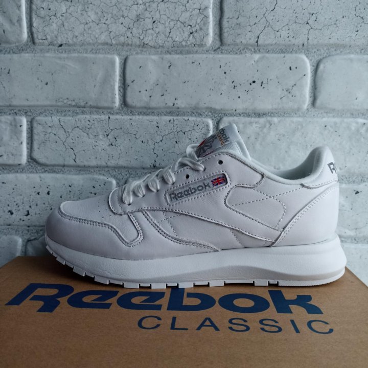 Кроссовки кожаные белые Reebok classic р2