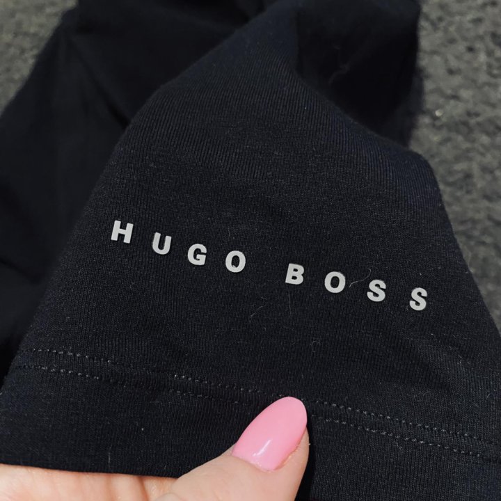 Новая футболка Hugo boss 