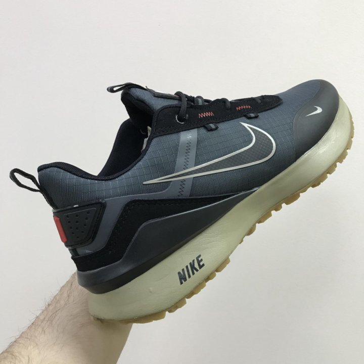 Кроссовки Nike новые