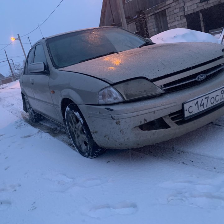 Ford Laser, 2000