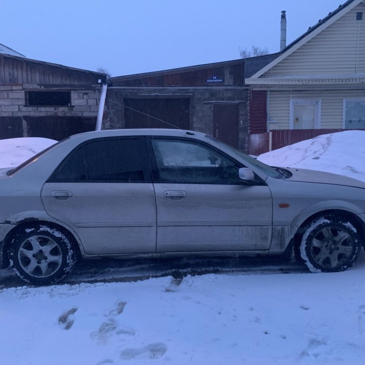 Ford Laser, 2000