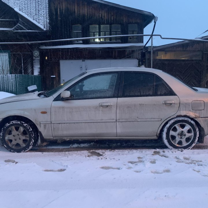 Ford Laser, 2000