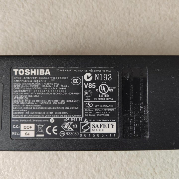 Блок питания TOSHIBA для ноутбука