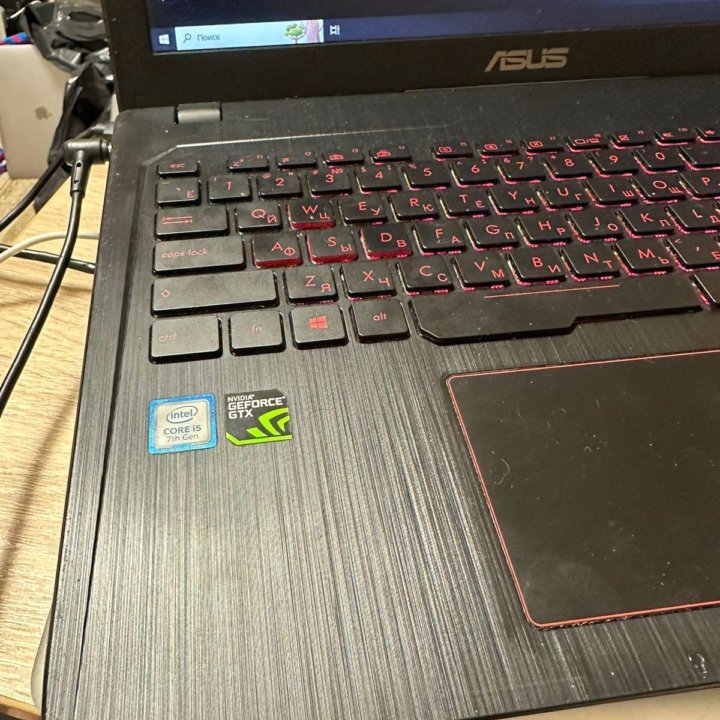 ASUS ROG FX553, GTX1050, 16gb ОЗУ , Core i5 7300Hq