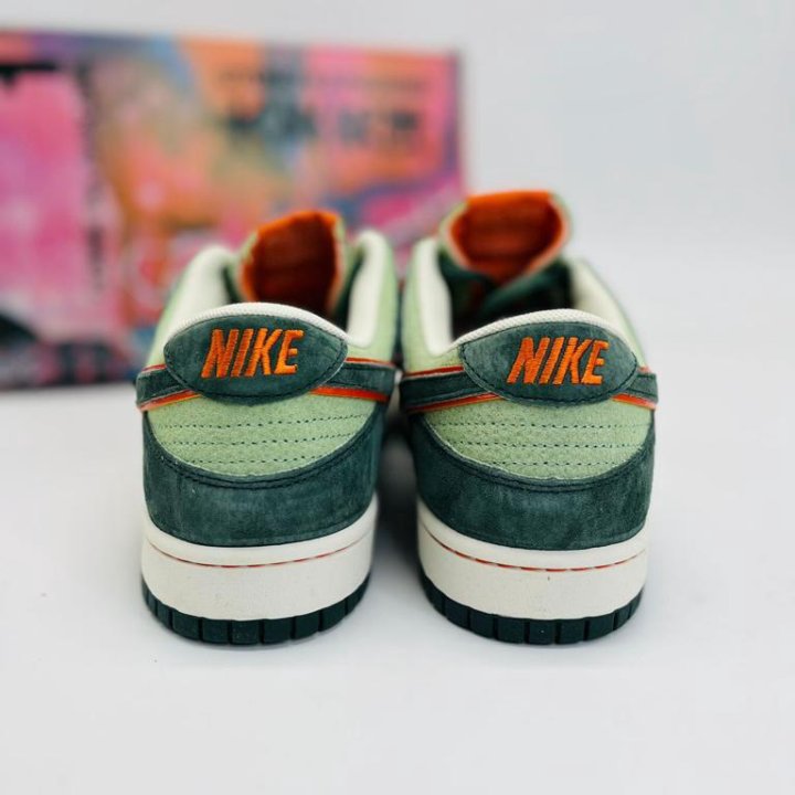 Otomo Katsuhiro x Nike SB Dunk Low 