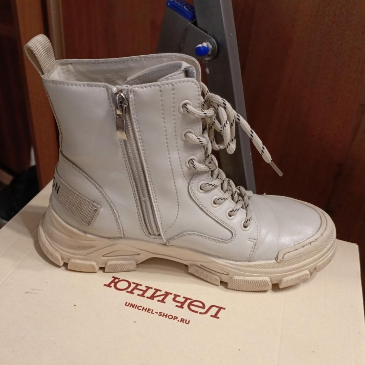 Ботинки для девочки демисезонные