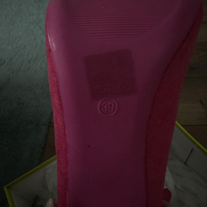 Розовые туфли