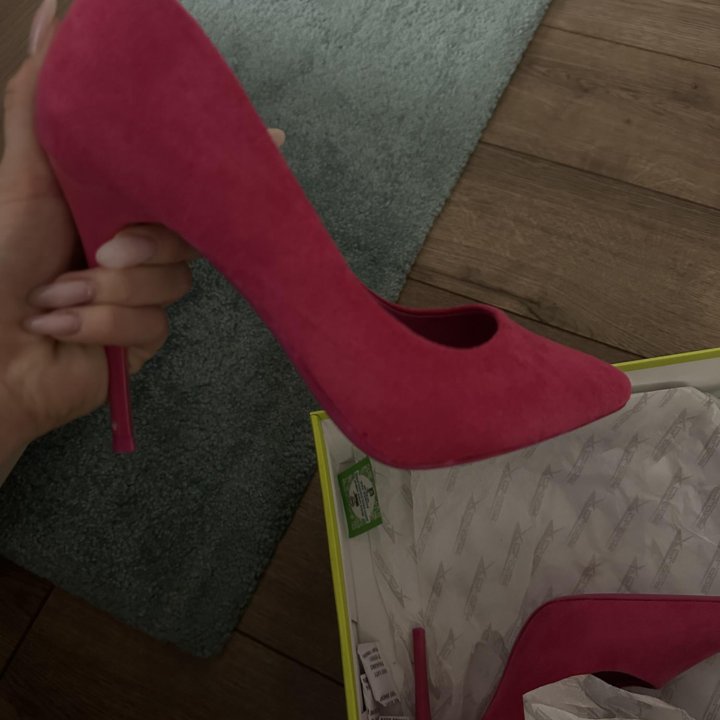 Розовые туфли