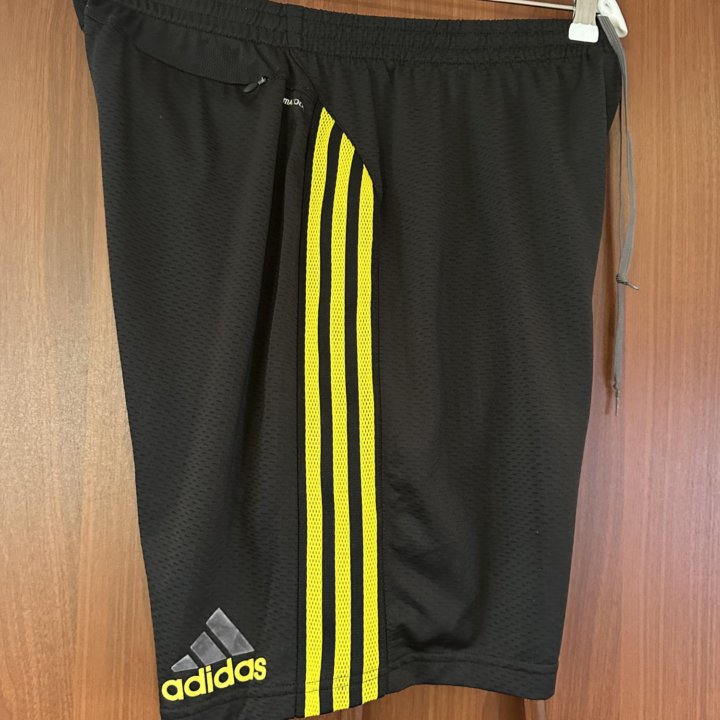 Мужские шорты Adidas