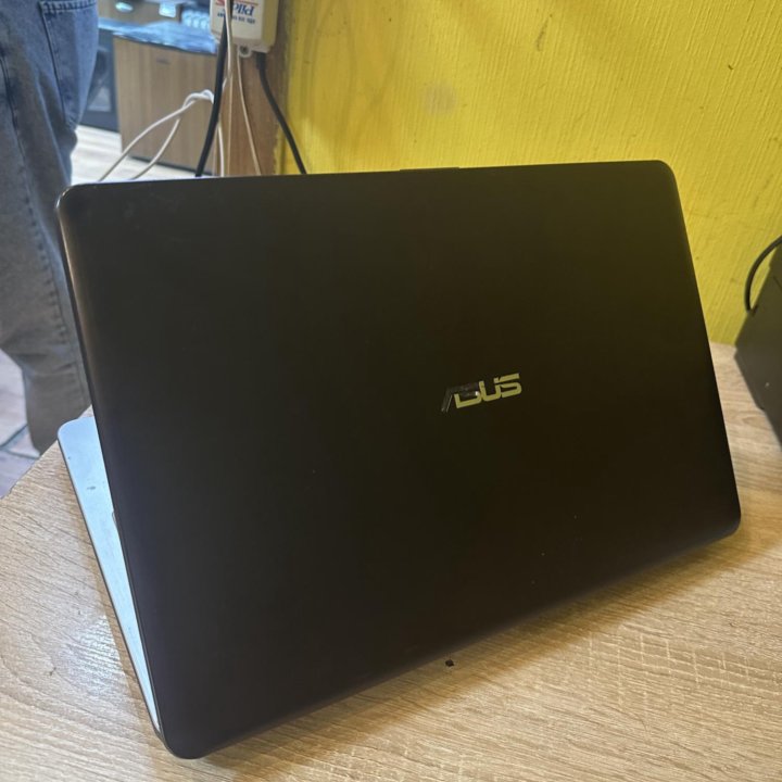 Игровой Asus K540 Core i3-5gen/4/1000/GF920/15.6”