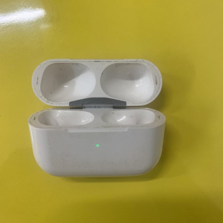 AirPods Pro левый наушник + кейс