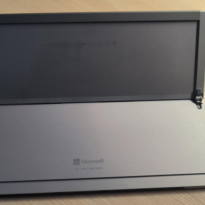 Microsoft Surface Pro 5 LTE