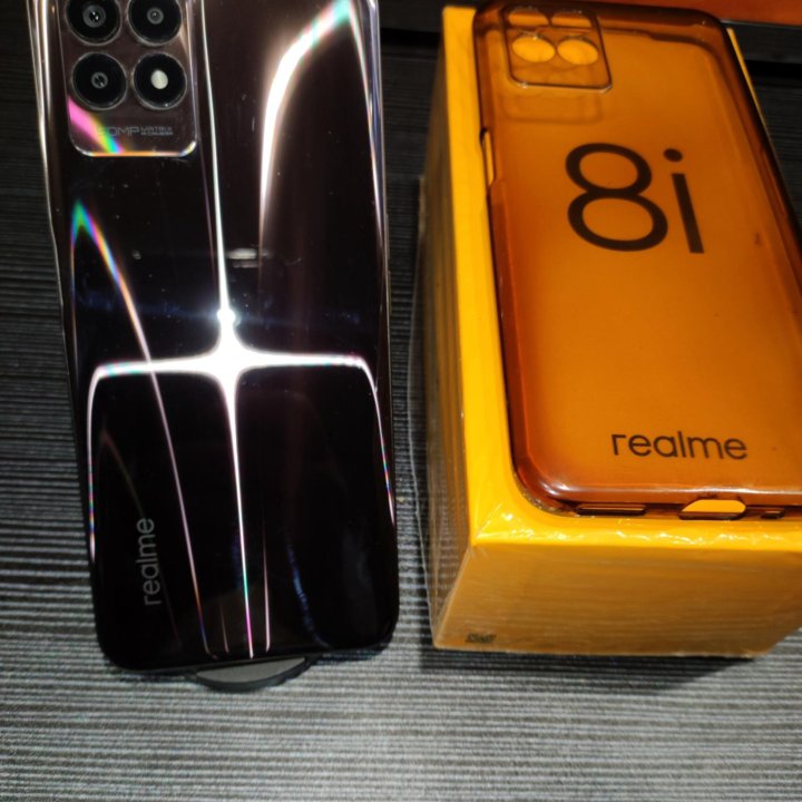 Смартфон realme 8i