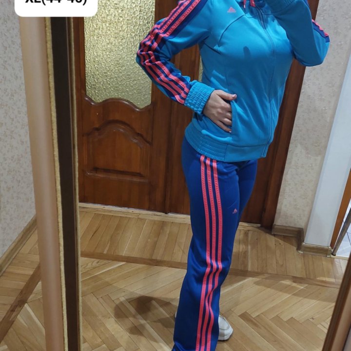 Женский спортивный костюм Adidas