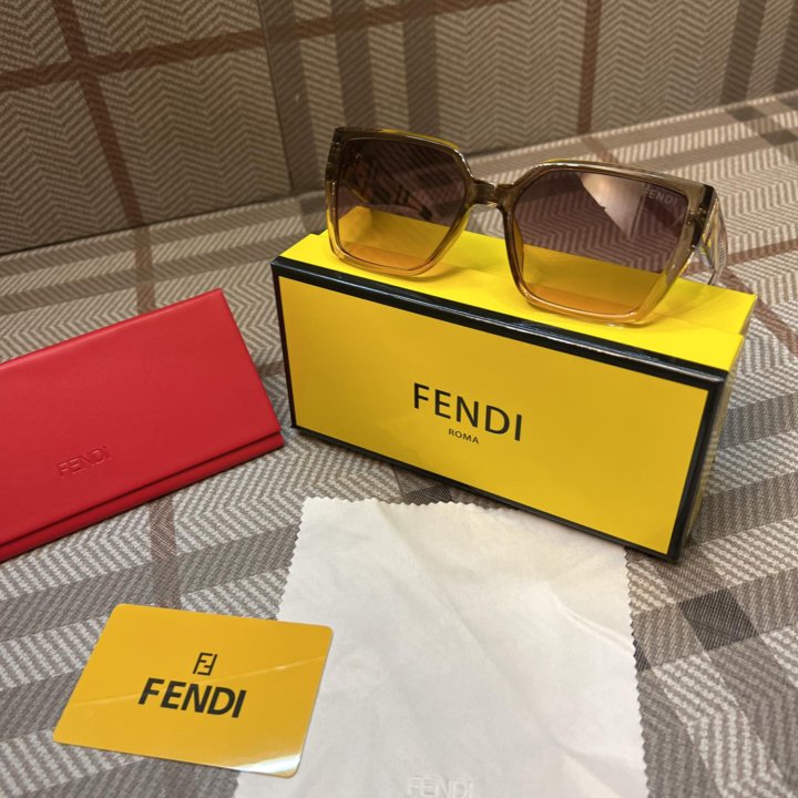 Fendi новые очки полный комплект