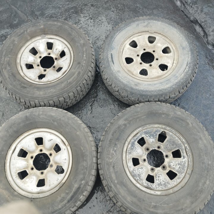 Кама (всесезонка) 235/75 R15 на Штампах 6*139,7