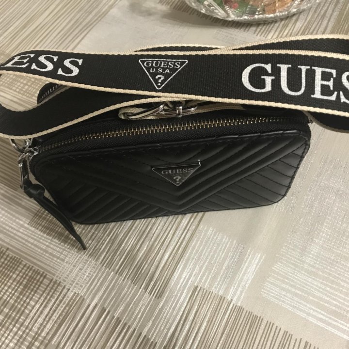 Сумка Guess