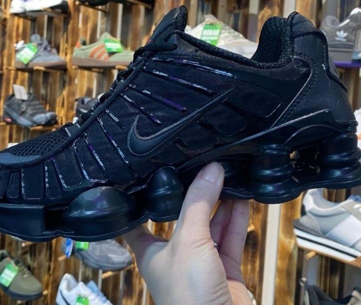 Кроссовки Nike Shox