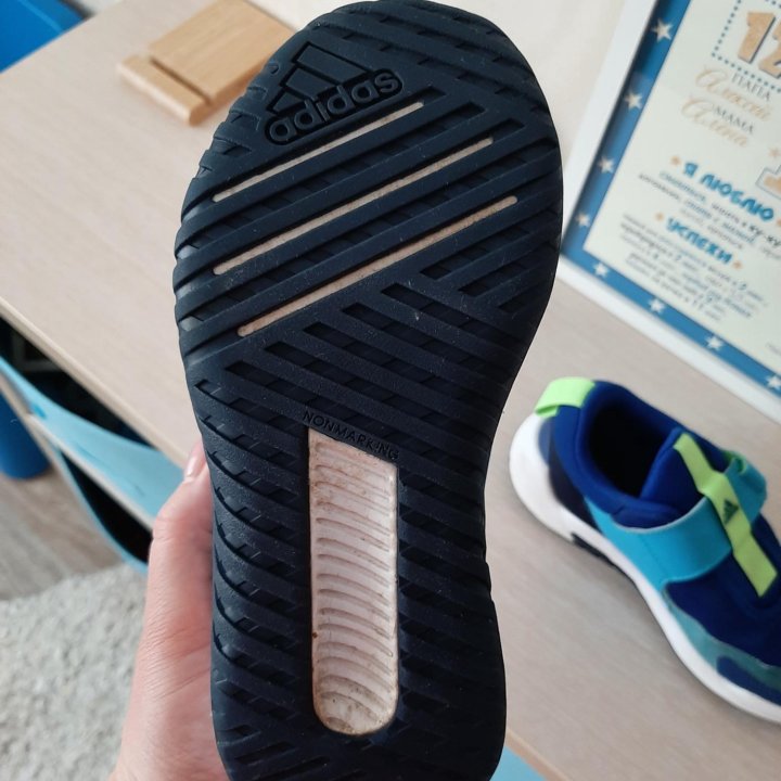 Продам кроссовки Adidas рр.32