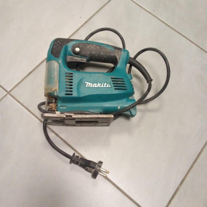 Лобзик Makita 4327