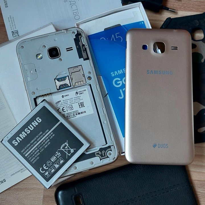 Смартфон Samsung Galaxy J3 DS Gold на 2 SIM-карты